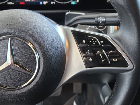 Certified 2024 Mercedes-Benz GLB 250 image 28