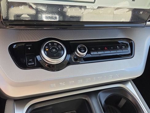 New 2026 Ford Expedition Active image 24