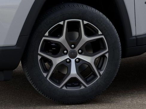 New 2025 Jeep Compass Limited image 8