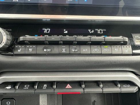 Used 2025 Toyota Tundra Platinum image 8