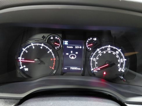 Used 2020 Toyota 4Runner SR5 image 29