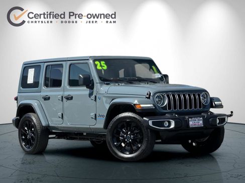 Used 2025 Jeep Wrangler Unlimited Sahara w/ Safety Group AWD/4WD image 2