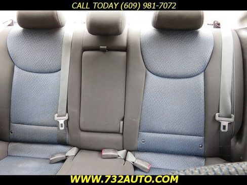 Used 2014 Hyundai Elantra FWD image 25