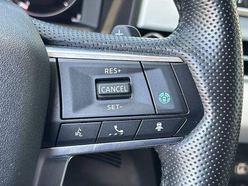 Used 2023 Mitsubishi Outlander SEL FWD image 23