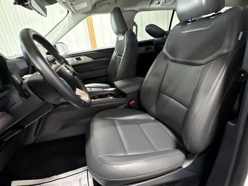 Used 2026 Ford Explorer Active w/ Active Comfort Package AWD/4WD image 13