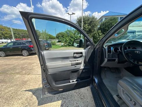 Used 2010 Toyota Sequoia Limited AWD/4WD image 31