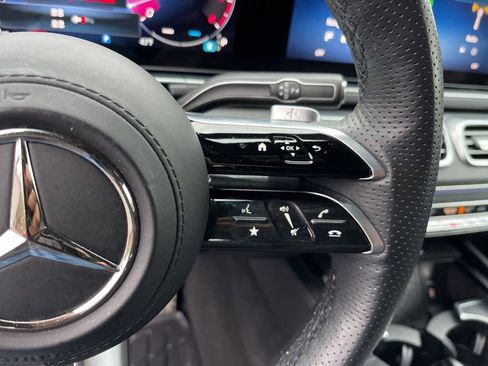 Used 2024 Mercedes-Benz GLS 450 4MATIC image 18