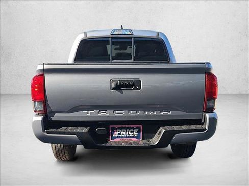 Used 2018 Toyota Tacoma SR image 4