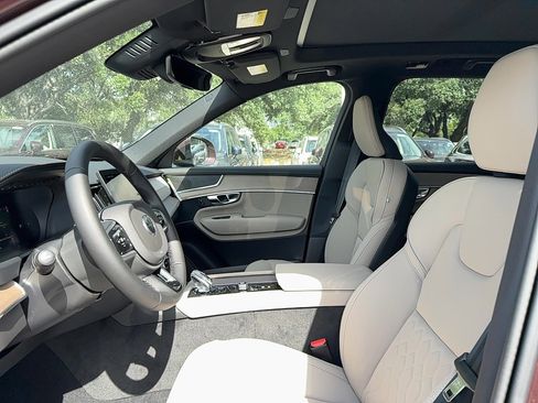 New 2026 Volvo XC90 B5 Core image 13