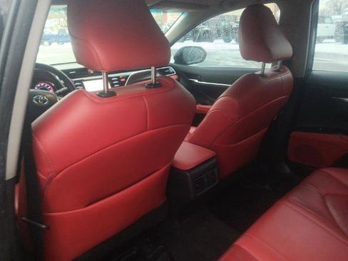 Used 2018 Toyota Camry XSE image 16