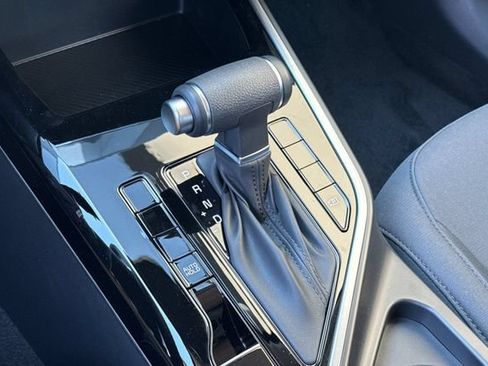 New 2026 Kia Niro LX FWD image 25