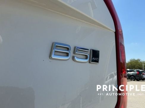 Certified 2025 Volvo XC90 B5 Plus w/ Protection Package Premier image 13