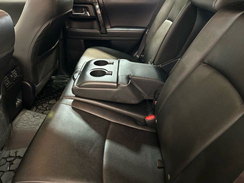 Used 2021 Toyota 4Runner TRD Off-Road Premium w/ Moonroof Package AWD/4WD image 5