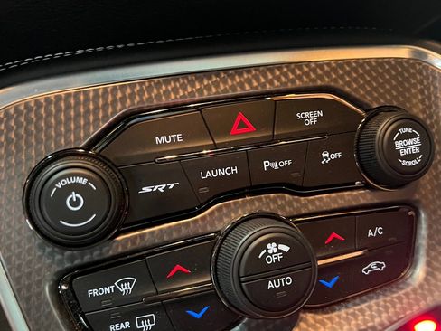 Used 2017 Dodge Challenger SRT Hellcat image 28