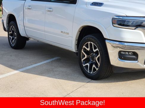 Used 2025 RAM 1500 Laramie AWD/4WD image 11