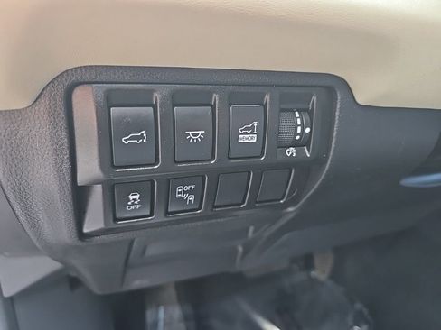 Used 2021 Subaru Ascent Limited AWD/4WD image 22