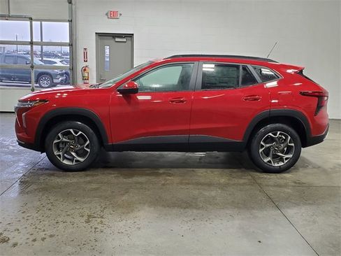 New 2026 Chevrolet Trax LT w/ Driver Confidence Package image 7