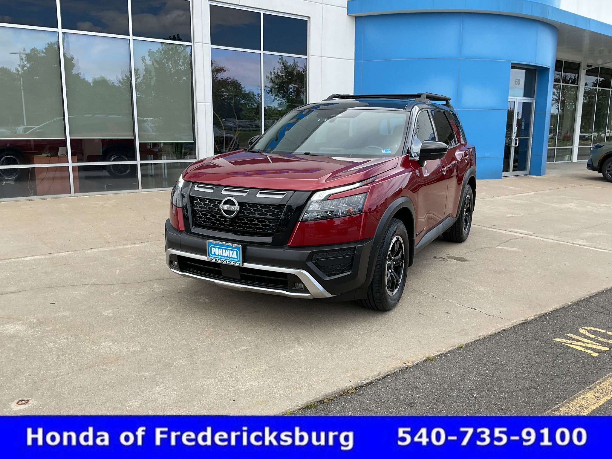Used 2023 Nissan Pathfinder Rock Creek AWD/4WD image 2