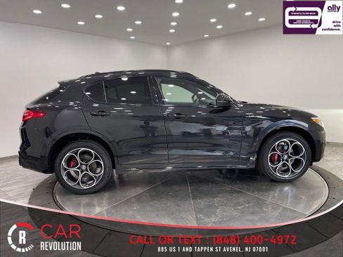 Used 2022 Alfa Romeo Stelvio Veloce image 8