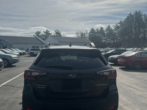 Used 2025 Subaru Outback Premium image 6