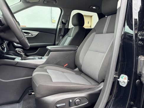 Used 2025 Chevrolet Blazer LT FWD image 27