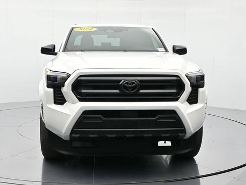 Used 2024 Toyota Tacoma SR image 2