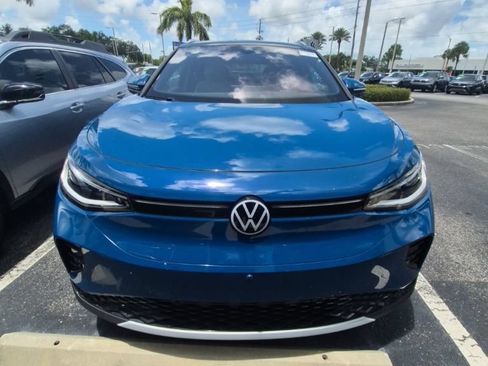 Certified 2025 Volkswagen ID.4 Pro S Plus AWD/4WD image 1