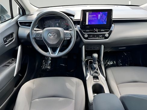 Used 2024 Toyota Corolla Cross LE AWD/4WD image 10