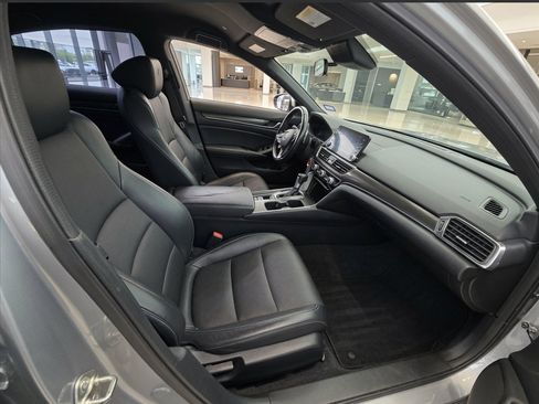 Used 2018 Honda Accord Sport image 10