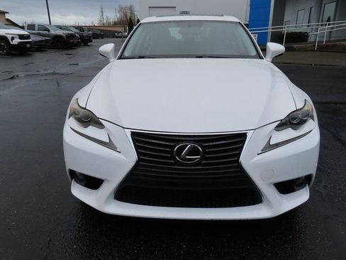 Used 2014 Lexus IS 250 w/ Navigation Package RWD image 2