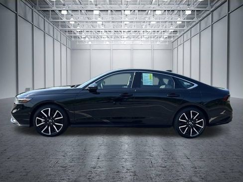 Used 2025 Honda Accord Touring image 3