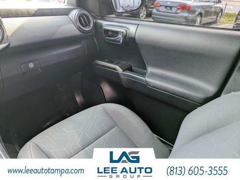 Used 2018 Toyota Tacoma TRD Sport w/ Technology Package RWD image 17