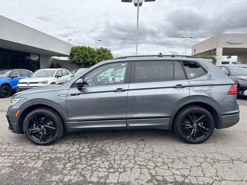 Certified 2024 Volkswagen Tiguan SE R-Line image 2