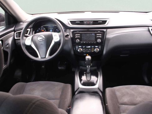 Used 2016 Nissan Rogue SV image 8