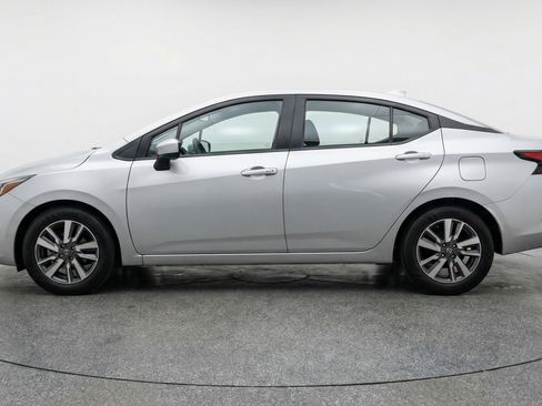 Used 2025 Nissan Versa SV FWD image 5