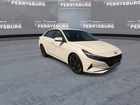Used 2021 Hyundai Elantra SEL w/ Convenience Package FWD image 2