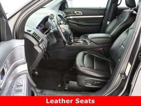Used 2018 Ford Explorer XLT w/ Equipment Group 202A image 14