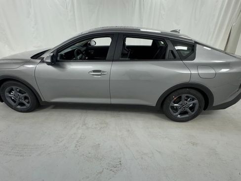 New 2026 Kia K4 LXS FWD image 6