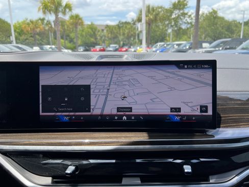 Used 2025 BMW X7 M60i AWD/4WD image 24