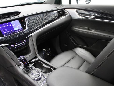 Certified 2024 Cadillac XT6 Premium Luxury image 27