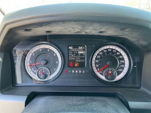 Used 2019 RAM 1500 Classic SLT AWD/4WD image 18