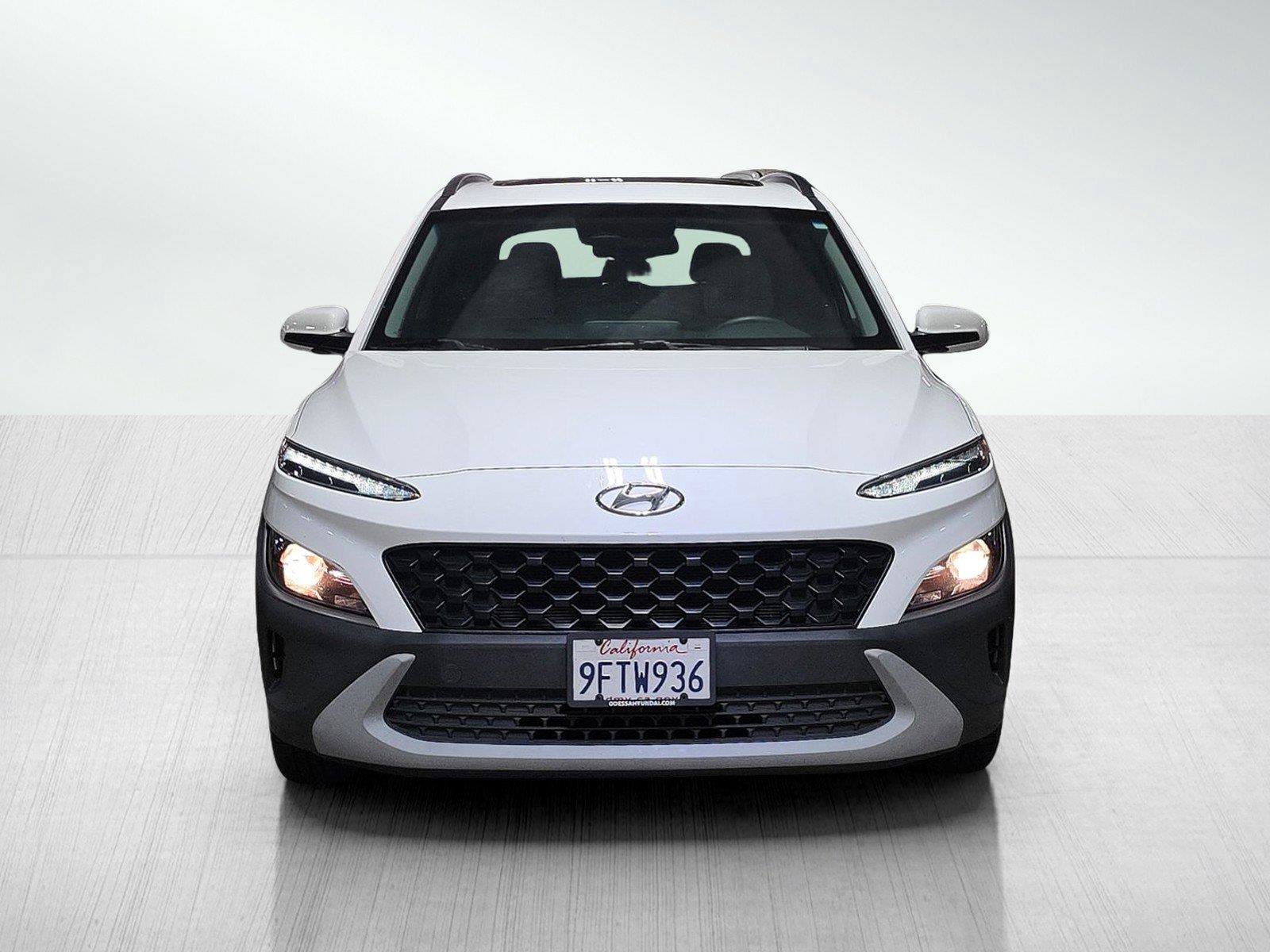 Used 2023 Hyundai Kona SEL w/ Convenience Package FWD image 2