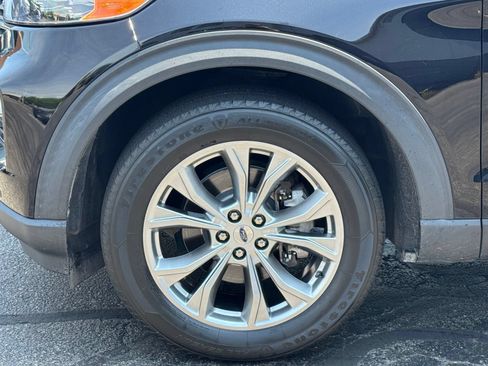 Used 2021 Ford Explorer Limited w/ Equipment Group 301A AWD/4WD image 63
