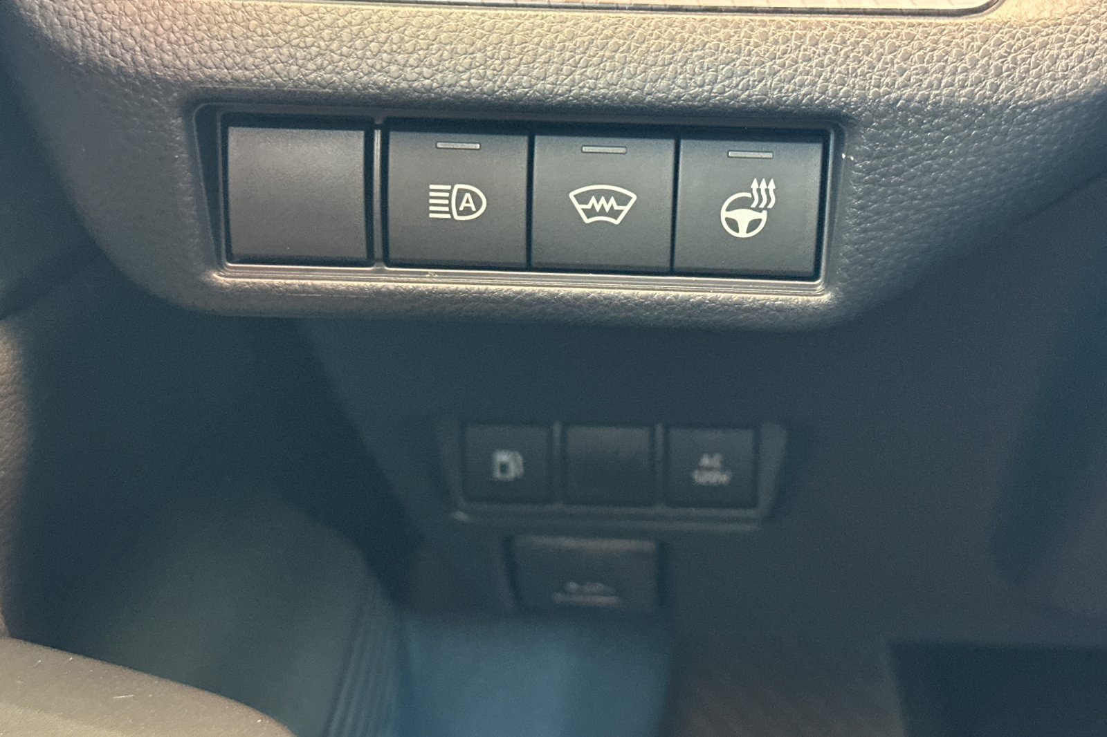 New 2027 Toyota Prius Plug-In Hybrid FWD image 29