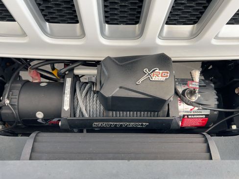 Used 2021 Jeep Wrangler Unlimited Sahara image 40