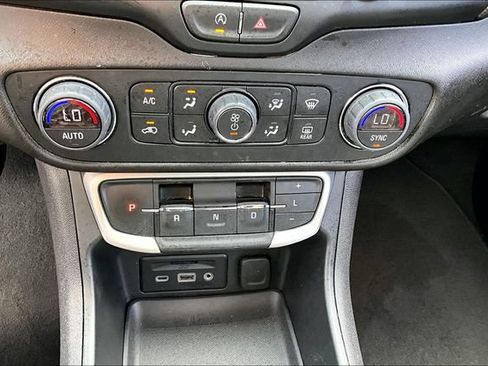 Used 2023 GMC Terrain SLT FWD image 16