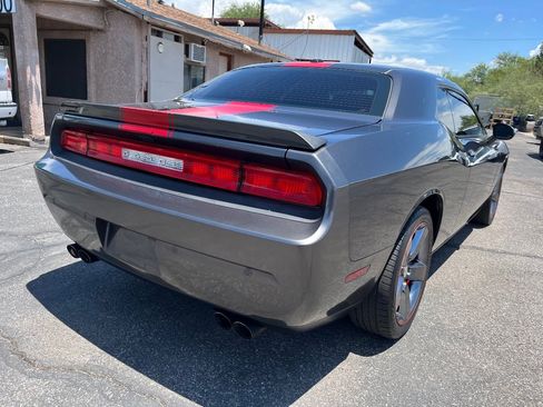 Used 2014 Dodge Challenger SXT RWD image 5