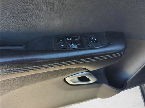 Used 2018 Dodge Challenger SXT RWD image 9