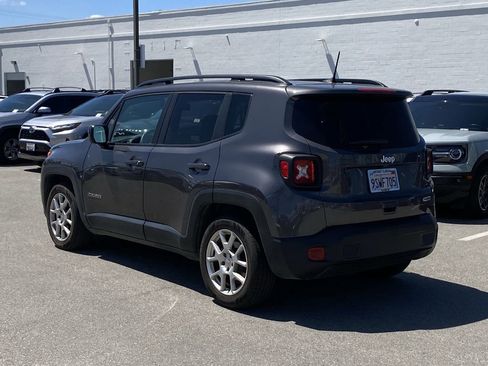 Used 2019 Jeep Renegade Latitude w/ Popular Equipment Group image 4