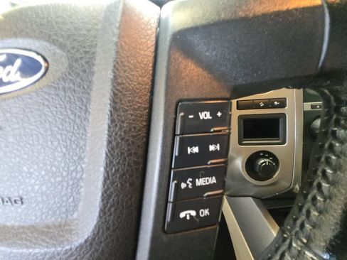 Used 2015 Ford Expedition XLT AWD/4WD image 25